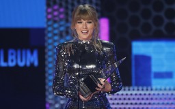 Lập kỉ lục tại AMA 2018, 'rắn chúa' Taylor Swift không quên kêu gọi mọi người đi bầu cử