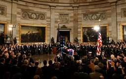 Linh cữu cố Tổng thống Bush được quàn tại Điện Capitol