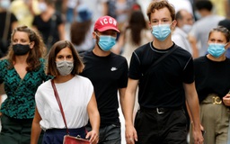 Đại dịch Covid-19: Thế giới vượt 23 triệu ca, Trung Quốc bắt đầu tiêm chủng hạn chế