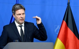 Bộ trưởng Đức than phiền Mỹ bán khí đốt giá trên trời