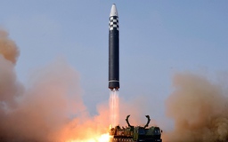 Hwasong-17 - ‘tên lửa quái vật’ mới của Triều Tiên mạnh ra sao?