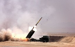 Ukraine nói pháo binh ở thế 1 chọi 8 với Nga, nhưng HIMARS đang giúp thay đổi tình hình