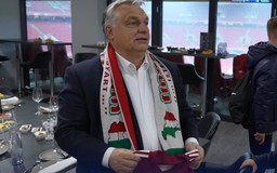 Khăn choàng của Thủ tướng Hungary vì sao khiến Ukraine giận dữ?
