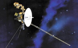 Đang du hành liên sao, tàu vũ trụ Voyager 1 gửi về trái đất âm thanh lạ