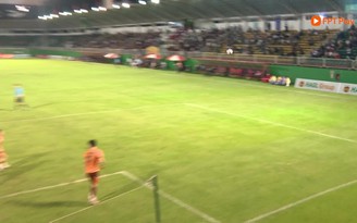 Highlight HAGL 1-1 Thanh Hóa: Đội nhà thoát hiểm, ông Vũ Tiến Thành ăn mừng cực lạ