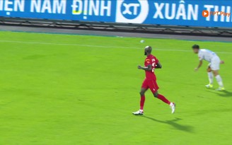 Highlight Nam Định 2-1 PVF-CAND: Nhà vô địch trở lại là chính mình