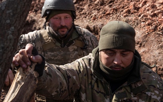 Ukraine chịu áp lực nặng nề ở Bakhmut, nhóm Wagner nói chỉ còn một đường thoát