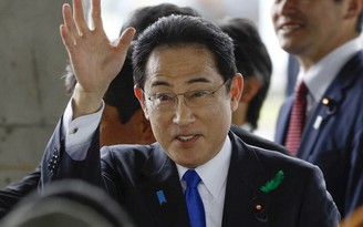 Thủ tướng Nhật Bản phải sơ tán sau vụ nổ gần nơi diễn thuyết