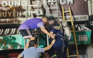 Thảm kịch cháy nhà lúc rạng sáng ở Thanh Hóa, 2 bé gái tử vong Thảm kịch cháy nhà lúc rạng sáng ở Thanh Hóa, 2 bé gái tử vong