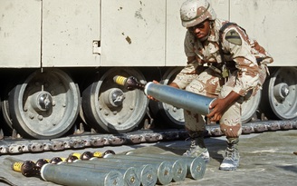 Mỹ sẽ cấp đạn uranium nghèo cho Ukraine cùng xe tăng Abrams, ông Putin nói gì?