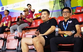 Trọng tài Hàn Quốc đi xem bóng đá sinh viên ở Việt Nam: 'Quá đông khán giả'