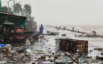 Siêu bão Ragasa quét qua Philippines, gây cảnh báo trên toàn khu vực