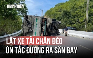 Xe tải mất lái tông gãy trụ đèn, lật nghiêng dưới chân đèo Cù Hin