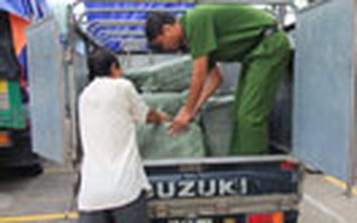 Vụ chặn xe nghi chở thịt thối: Làm rõ trách nhiệm nhà xe Vụ chặn xe nghi chở thịt thối: Làm rõ trách nhiệm nhà xe