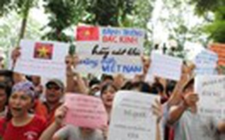 Trung Quốc điều tàu chiến mang tên lửa, Việt Nam quyết không rút tàu Trung Quốc điều tàu chiến mang tên lửa, Việt Nam quyết không rút tàu