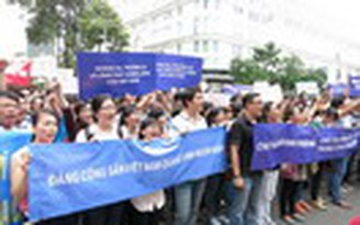 Người dân TP.HCM phản đối Trung Quốc xâm phạm chủ quyền Việt Nam