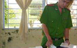 Bỏ tiền thật ra mua... bảo hiểm giả Bỏ tiền thật ra mua... bảo hiểm giả