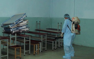 Hàng trăm học sinh nghỉ học vì có nhiều triệu chứng lạ Hàng trăm học sinh nghỉ học vì có nhiều triệu chứng lạ