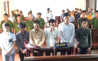 Xét xử vụ gây rối tại các khu công nghiệp: Rủ đi gây rối với giá… 50.000 đồng Xét xử vụ gây rối tại các khu công nghiệp: Rủ đi gây rối với giá… 50.000 đồng