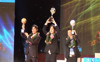 Minh Phương và Kim Hồng đoạt Quả bóng vàng 2010