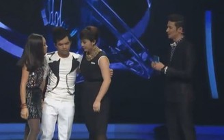 Hoàng quyên và Ya Suy vào Top 2 chung cuộc Vietnam Idol 2012