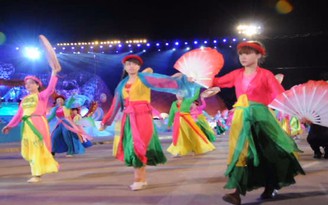 Rực rỡ sắc màu Carnaval Hạ Long