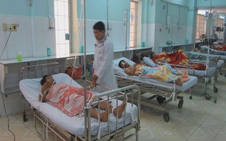 Cấp cứu 5 thuyền viên bị ngộ độc khí