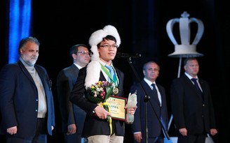 Nhà vô địch cờ chớp thế giới Quang Liêm về đến Việt Nam