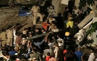 Sập nhà ở Ấn Độ, hàng chục người mắc kẹt trong đống đổ nát