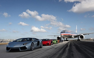 Dàn 'siêu xe' Lamborghini Aventador đại náo sân bay Miami
