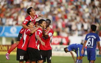 Bài học đầu tiên ở V-League cho Công Phượng và đồng đội Bài học đầu tiên ở V-League cho Công Phượng và đồng đội