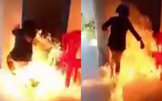 [VIDEO] Tưới xăng đốt trường, cô bé 13 tuổi nhập viện vì bỏng nặng