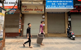 Tránh dịch Covid-19, hàng quán Hà Nội đóng cửa, chuyển bán online
