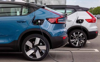 Giá ô tô điện tăng 22% so với năm ngoái