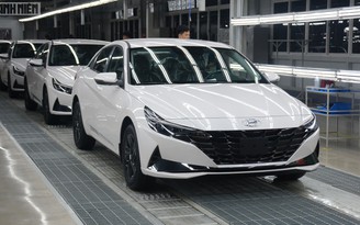 Tiêu thụ sedan hạng C dưới 900 triệu sụt giảm, Mazda3 nỗ lực bám đuổi Kia K3