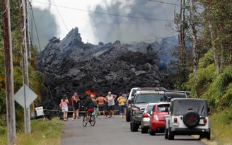 Núi lửa phun ở Hawaii, người dân không sơ tán sẽ bị bắt
