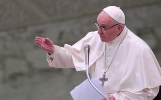 Giáo hoàng kêu gọi giáo sĩ lạm dụng tình dục 'tự nộp mình'