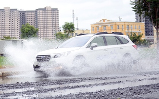 Làm gì khi ô tô bị ngập nước?