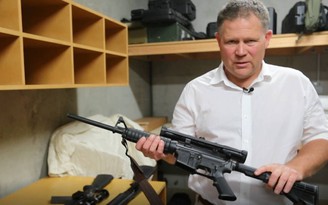 New Zealand cấm mọi loại súng bán tự động
