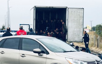 Phát hiện 41 người nhập cư trong xe đông lạnh ở Hy Lạp