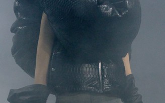 Thông điệp hòa bình trong các thiết kế của Rick Owens tại Tuần lễ thời trang Paris Thông điệp hòa bình trong các thiết kế của Rick Owens tại Tuần lễ thời trang Paris