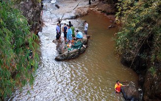 Đưa thi thể 3 du khách Anh tử nạn ở thác Datanla về TP.HCM