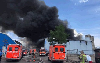 Chưa thống kê được thiệt hại vụ cháy sát chợ Đồng Xuân ở Đức