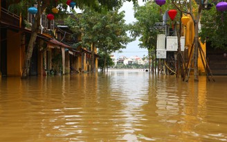 Quảng Nam: Lũ về, nhiều nơi ở phố cổ Hội An lại ngập sâu