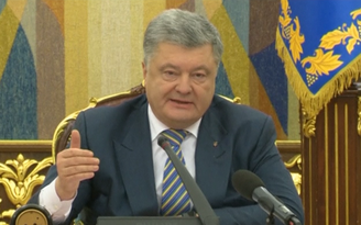 Tổng thống Ukraine ban bố lệnh thiết quân luật