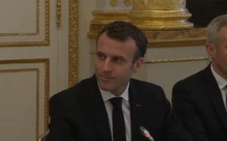 Tổng thống Pháp đối thoại với phe biểu tình 'áo vàng' để làm dịu căng thẳng