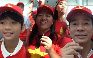 CĐV sang Philippines cổ vũ U.22 Việt Nam ở SEA Games 30: "Đi được là đi, trừ khi nằm bệnh viện"