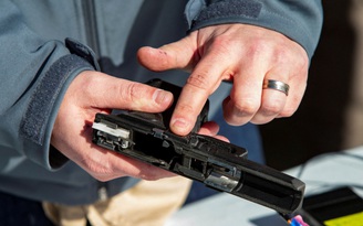 Súng 'thông minh' có giúp nước Mỹ giảm bạo lực súng đạn ở Mỹ?