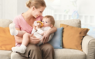 Bí quyết giúp trẻ sinh mổ cải thiện hệ miễn dịch trong 1.000 ngày đầu đời Bí quyết giúp trẻ sinh mổ cải thiện hệ miễn dịch trong 1.000 ngày đầu đời