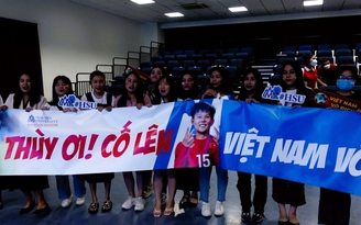 Trường đại học tổ chức sinh viên cổ vũ Bích Thùy giành HCV SEA Games